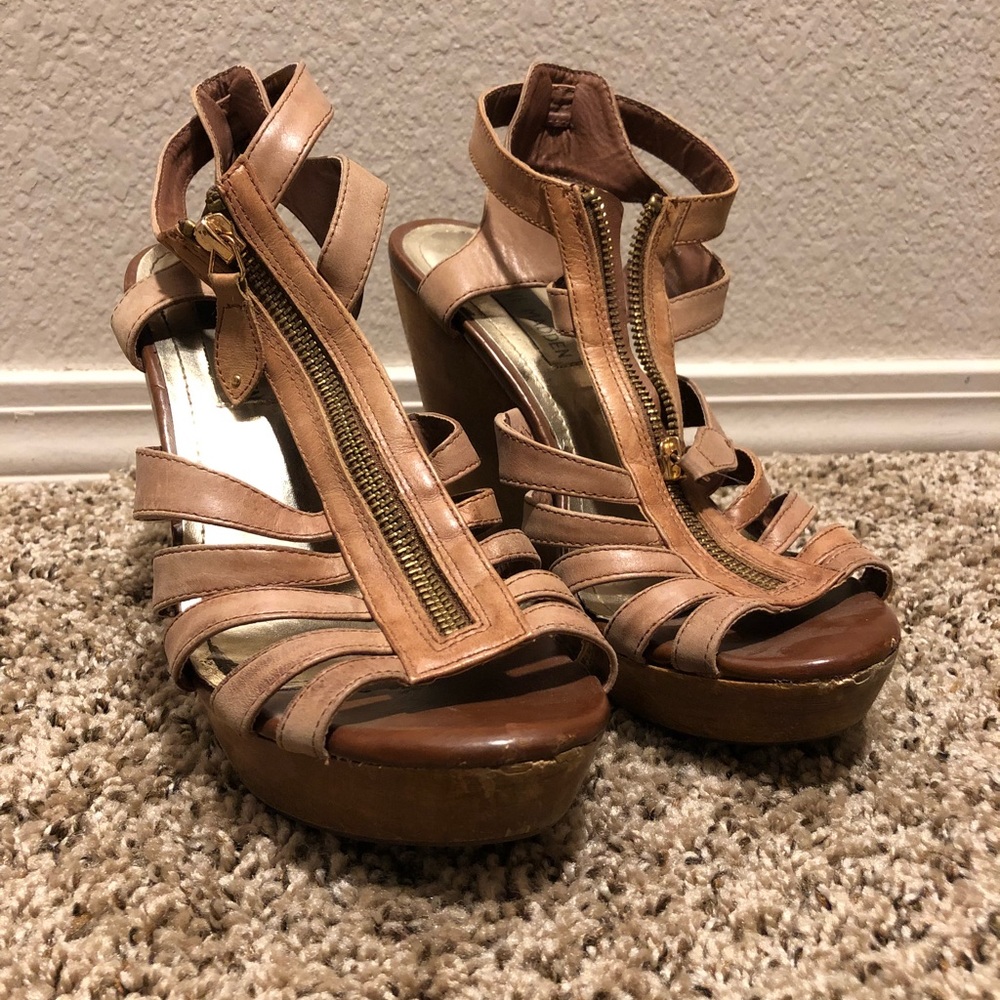 Steve Madden strappy wedge with zipper